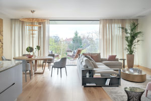 1 Flexform_sofa_Groundpiece_realizacja_pracownia_ MoodWorks Design sofy , który zbliża